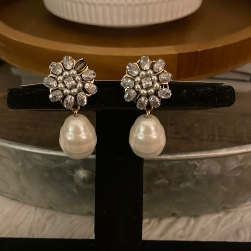 Anthropologie BHLDN Jeannette Earrings. Missing One Gem.
